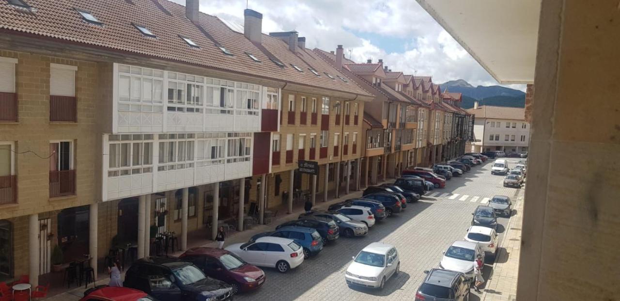 Mym Appartement Riaño Buitenkant foto